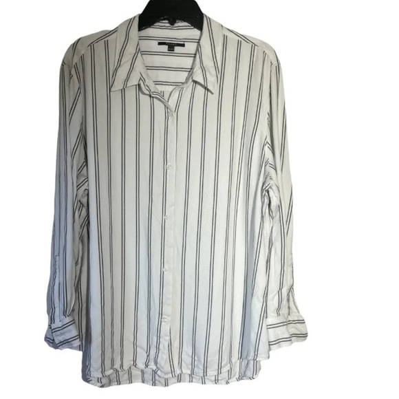 Tahari button down blouse - Picture 2 of 5